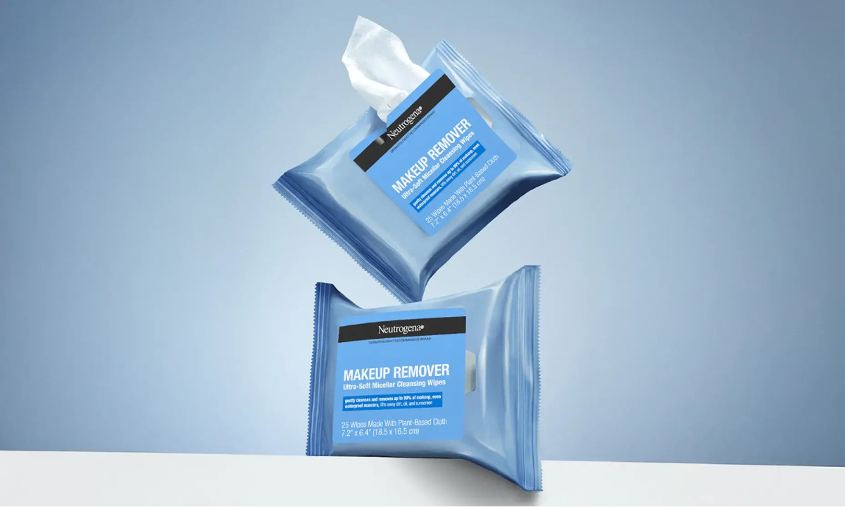 Makeup remover ultra-soft cleansing towelettes